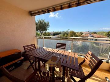 Antibes – Studio en dernier étage avec terrasse, piscine et. 27m² Antibes