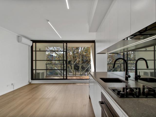 studio Unit 205e/138 Carillon Avenue, Camperdown