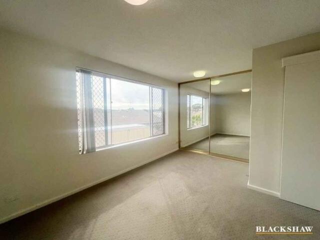 Studio Unit with garage space