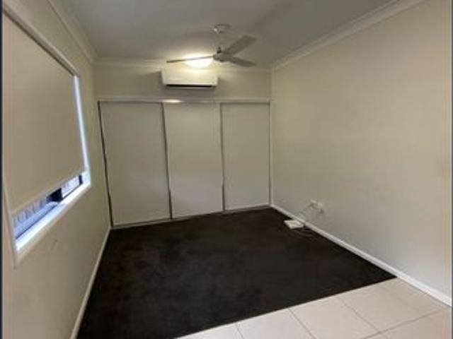 STUDIO UNIT IN THE VILLAGE OONOONBA