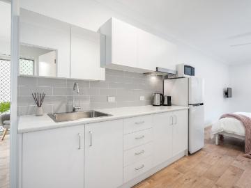 STUDIO UNIT IN A CONVENIENT ACACIA RIDGE LOCATION ALL UTILITIES INCLUDED!