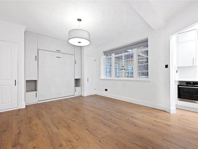 studio Vicarage Gate Kensington, London