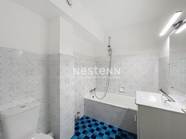 Studio Vide 27,41m² Double vitrage Rez de chaussée Location longue durée