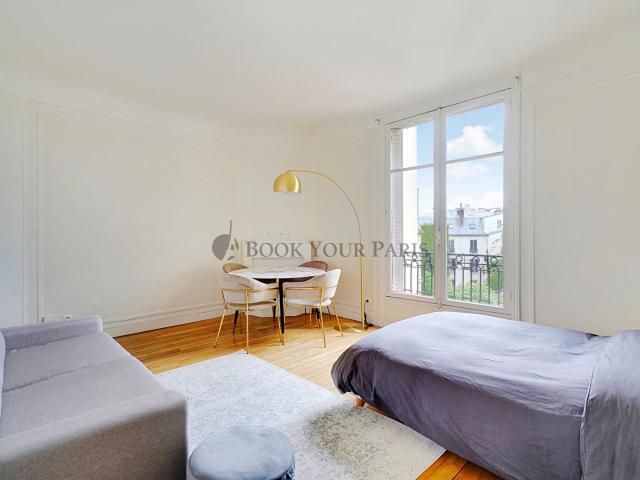 studio vide 33 m2 paris 16e 1550 €