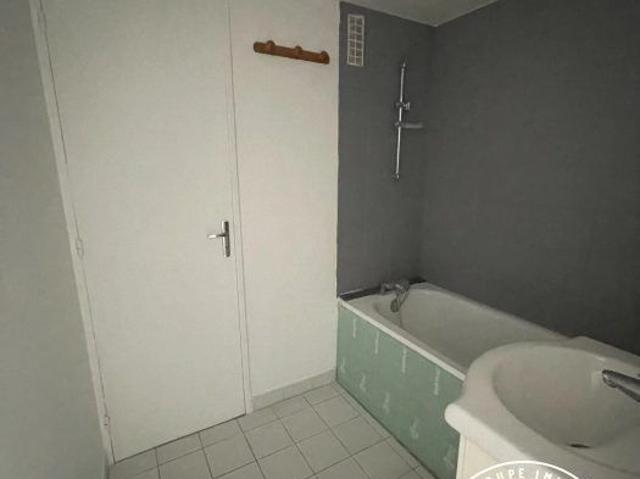 STUDIO VIDE AVENUE VICTOR HUGO