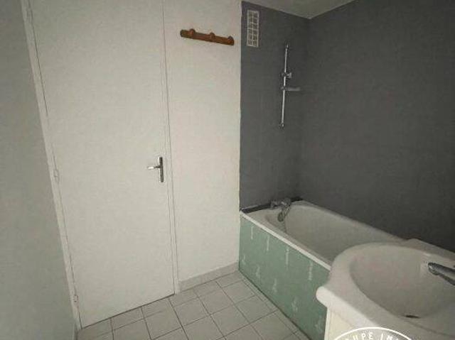 STUDIO VIDE AVENUE VICTOR HUGO