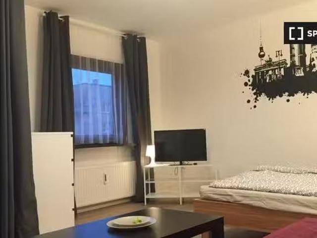 Studio zu vermieten in Berlin