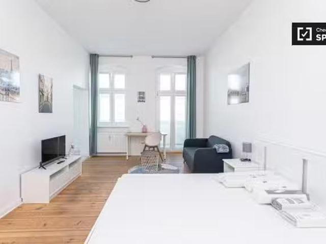 Studio zu vermieten in Berlin