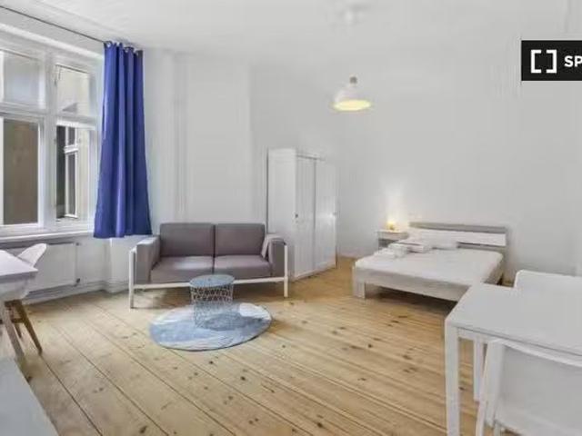 Studio zu vermieten in Berlin
