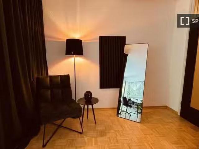Studio zu vermieten in Düsseldorf