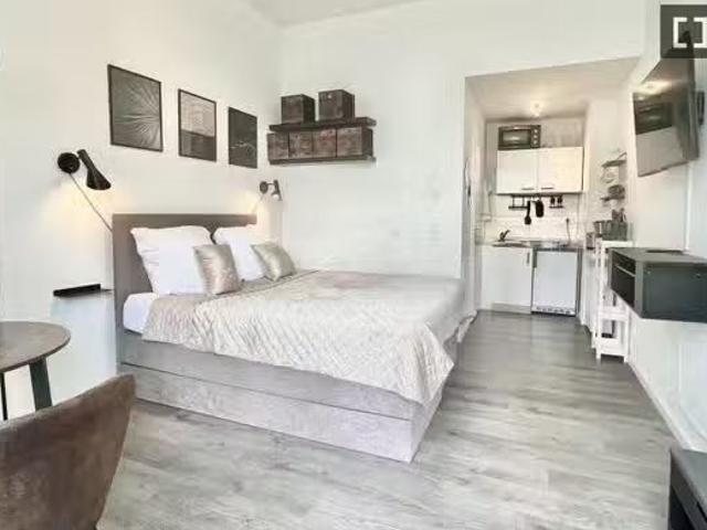 Studio zu vermieten in Frechen, Köln