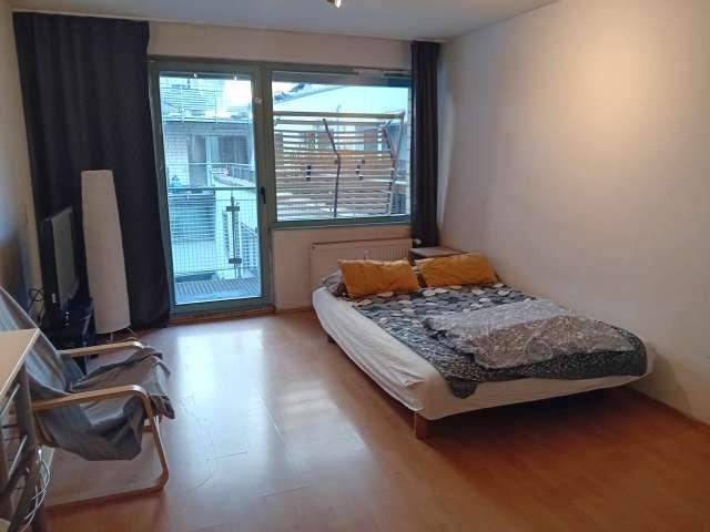 Studio zu vermieten in Köln