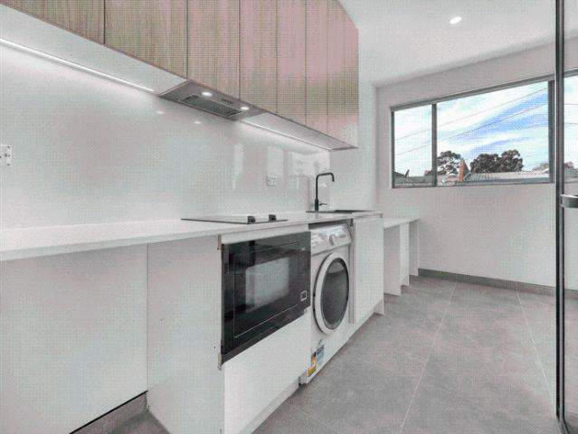 STUDIOS LEASING BY TAG RE