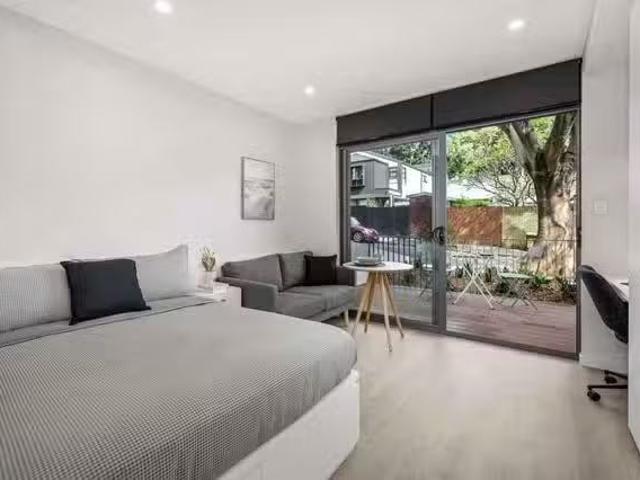 Studios Without Balcony