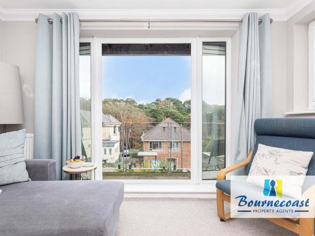 Studland Road, Alum Chine, Bournemouth 2 bed flat to rent £1,435 pcm £331 pw