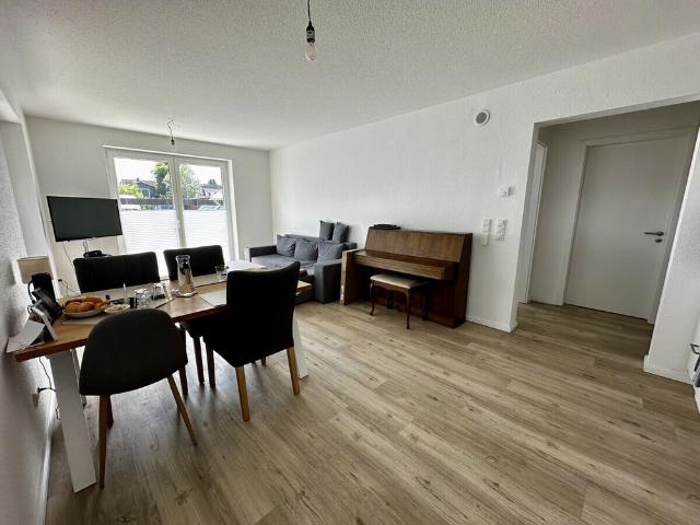 Stuhr Brinkum: Top Lage Moderne und helle 2 Zimmer Wohnung mit PKW Stellplatz barrierefrei