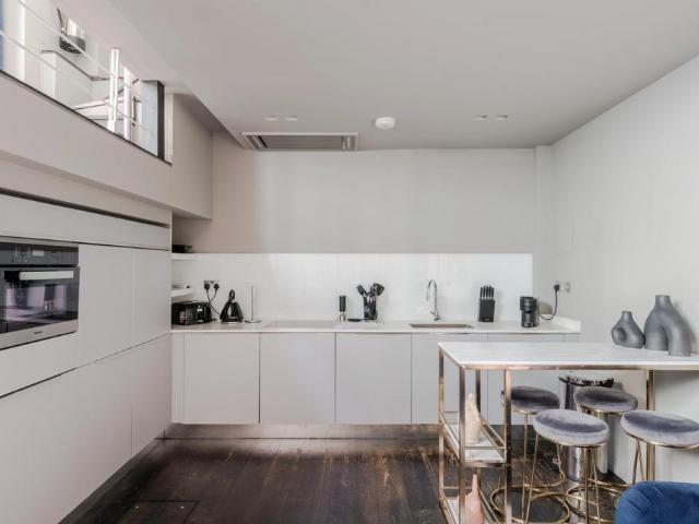 Stukeley Street, London WC2B 1 bed apartment to rent £6,000 pcm £1,385 pw