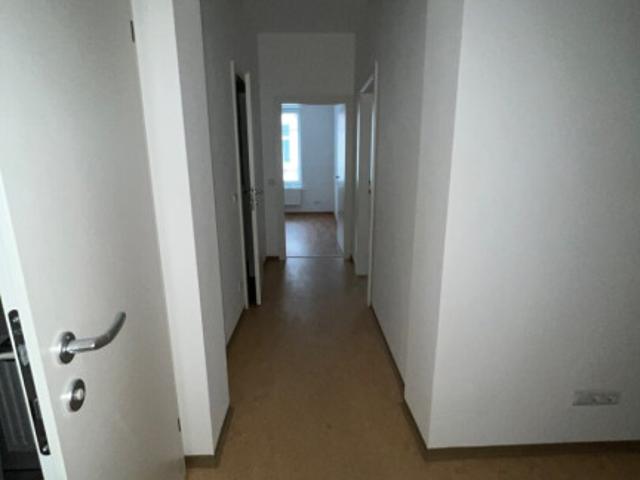 Stundungsvariante 50 % Anzahlung: Wunderschöne 3 Zimmer Altbauwohnung im Zentrum Balkon und Miete Kaufoption