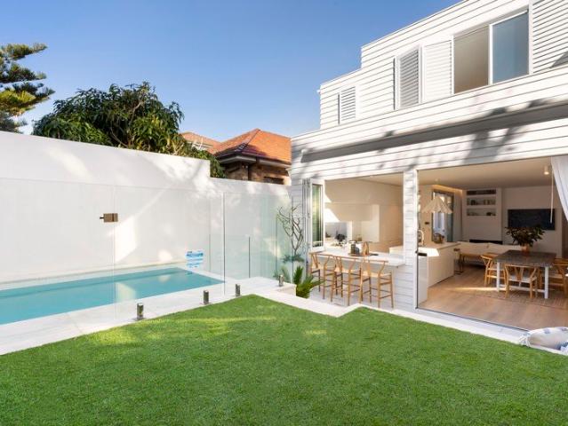 Stunnnng Coastal Living in a Newly Completed North Bondi Residence