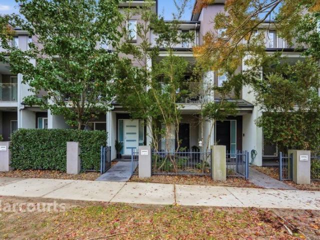 Stunner! 3 Bedrooms, 3 Ensuites, Double Car