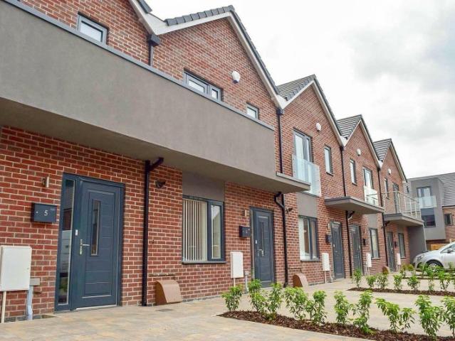 Stunning 4 Bed Townhouse to Let in M15