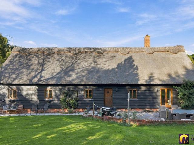 Stunning 4 Bed Detached Barn, Latchford, Nr Standon SG11, 4 bed barn conversion to rent, £3,995 pcm | PrimeLocation