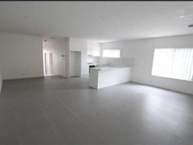 Stunning 4 Bed Duplex In Premier Location