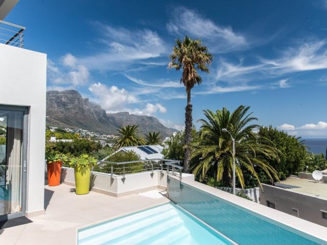 Stunning 4 Bed Ensuite Holiday Villa Located in Less Windier Part of Camps Bay