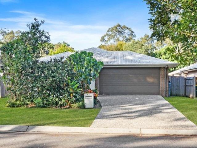 Stunning 4 bed Home ? The Ultimate Family Retreat!