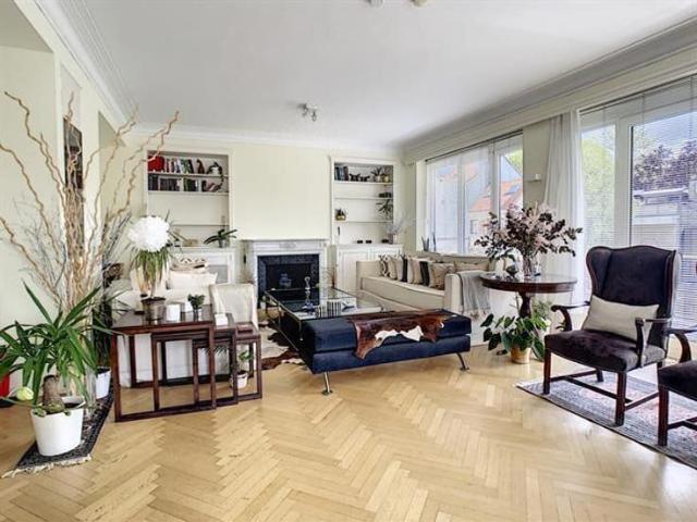 Stunning 4 bedroom apartment with 2 terraces