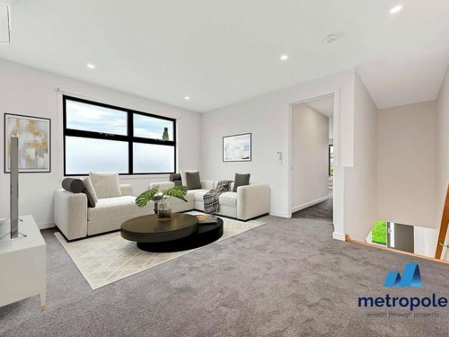 STUNNING 4 BEDROOM FAMILY HOME