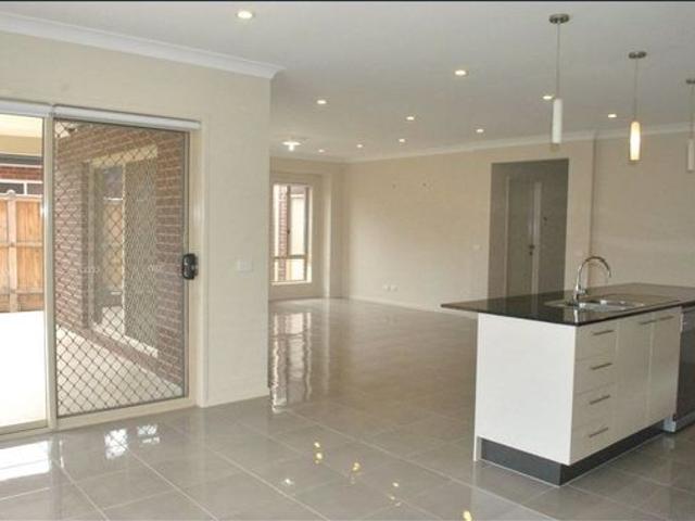 Stunning 4 Bedroom Family home in a Prime Williams Landing Location