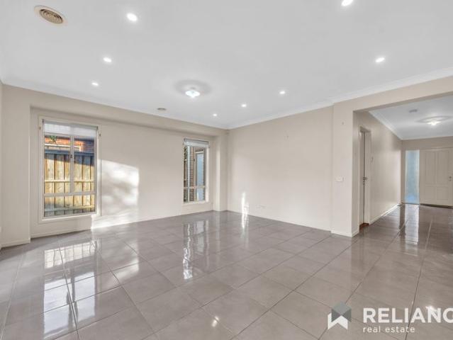 Stunning 4 Bedroom Family home in a Prime Williams Landing Location