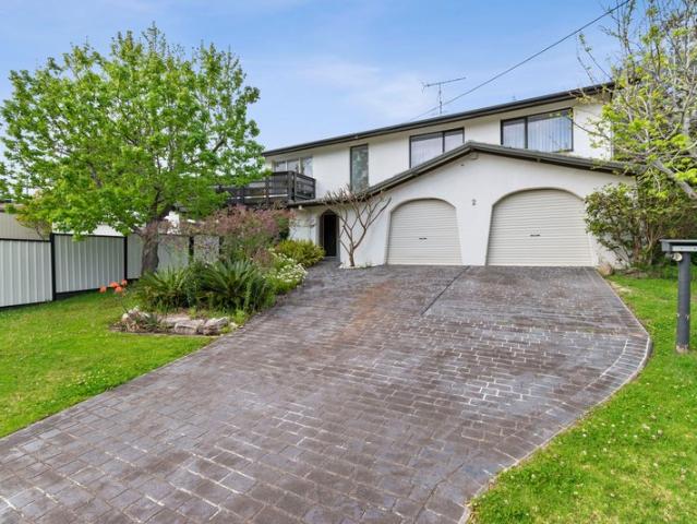 Stunning 4 bedroom fully furnished home for rent for you and your fur babies