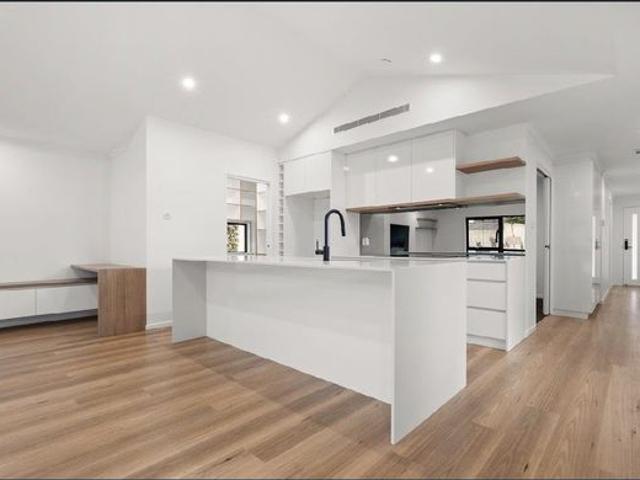 Stunning 4 bedroom house for rent in Jerrabomberra