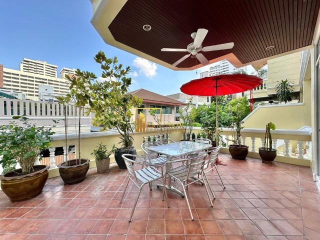 Stunning 4 Bedroom House For Rent in Phrom Phong BR7812SH