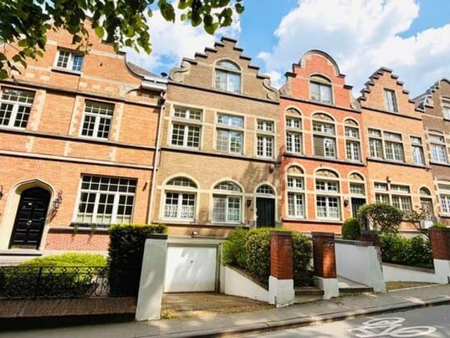 Stunning 4 bedroom house with garden near the Lycée Français