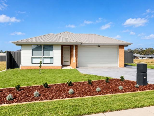 Stunning 4 Bedroom Home, Ducted Air Con, 2.5 Bathrooms, Covered Alfresco, Double Garage