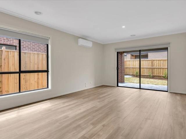 Stunning 4 Bedroom Home in Wyndham Vale