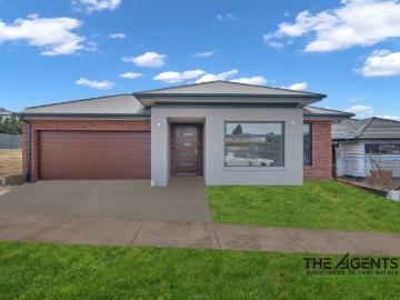 Stunning 4 Bedroom Home in an Ideal Location