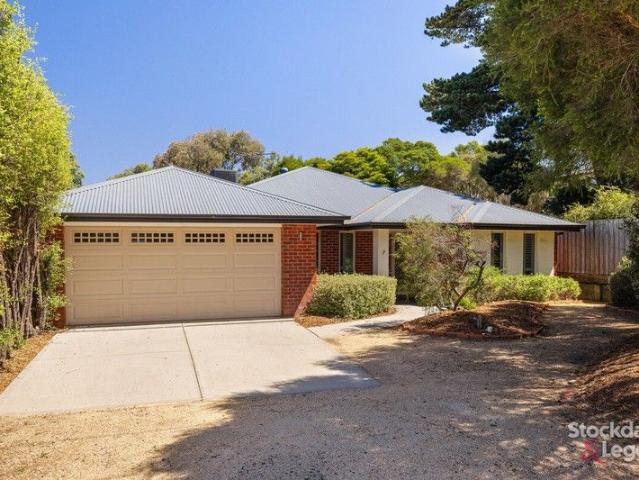 Stunning 4 Bedroom Home in Quiet Location
