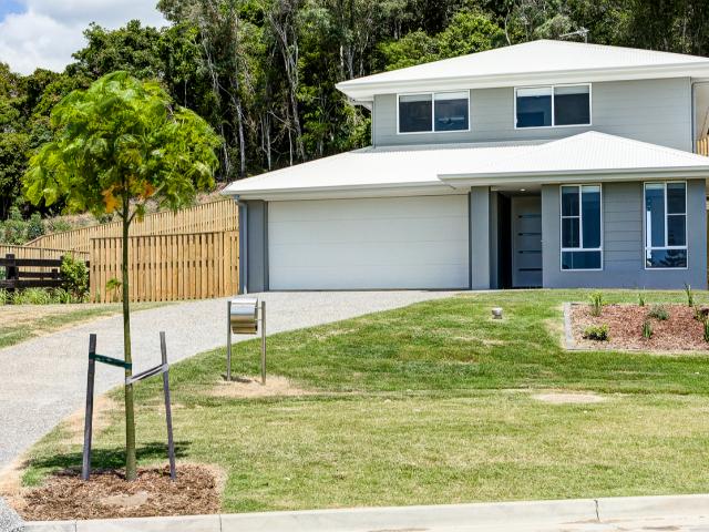 STUNNING 4 BEDROOM HOME RIVERSTONE CROSSING WITH ALL RESORT FACILITIES INCLUDED