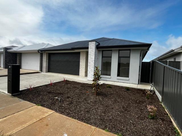 STUNNING 4 BEDROOM MODERN HOME