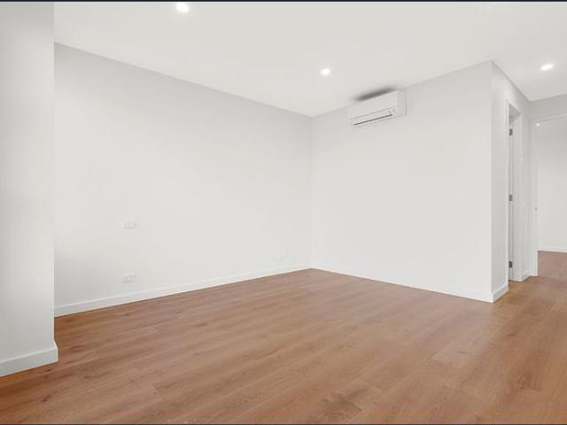 Stunning 4 Bedroom Townhouse in McKinnon Zone | FLARE REAL ESTATE