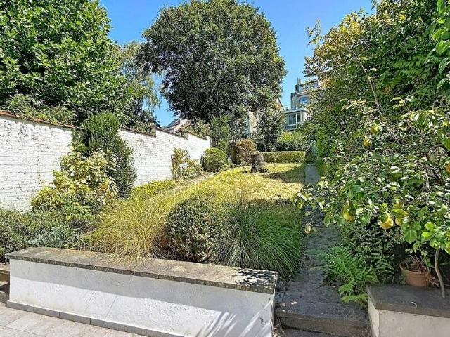 Stunning 4B house – garden/terrace – garage – 227 m²