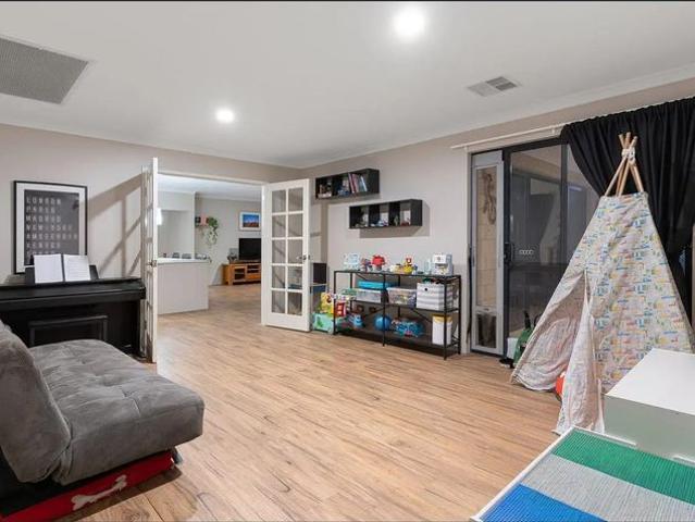 Stunning 4x2 Family Residence