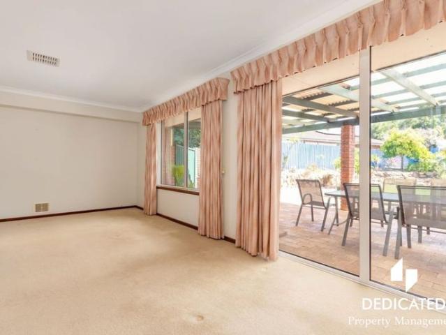 Stunning 4x2 is great location!