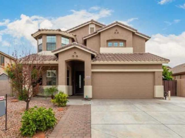 Stunning 5 bedroom 3 bathroom house in Goodyear!