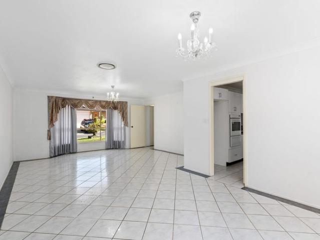 Stunning 5 Bedroom Family Home in Stanhope Gardens