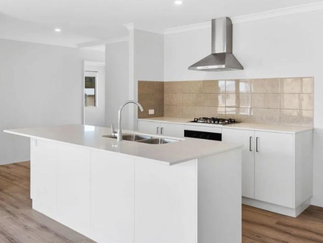 Stunning 5 Bedroom Family Home with Theatre
